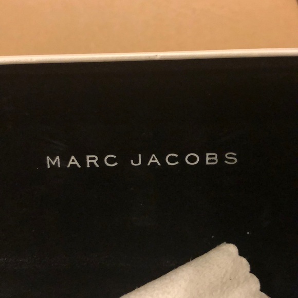 Marc Jacobs sunglasses case - Picture 3 of 3
